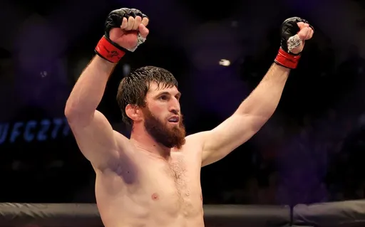 Россиянин Анкалаев получил памятную куртку UFC за 50 чистых допинг-тестов