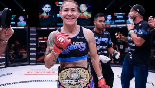 Чемпионка Bellator Сайборг переходит в бокс