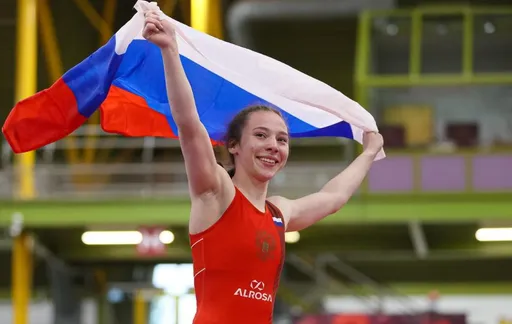 Определились первые победители и призеры чемпионата России по вольной борьбе в Каспийске