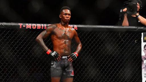 Премьера документального фильма о чемпионе UFC Адесанье состоится 28 сентября