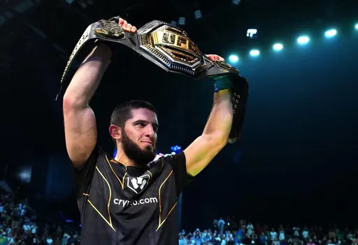 Ислам Махачев стал бойцом года по версии Meta MMA
