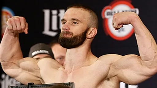 Экс-боец Bellator и PFL Холси отказался выступать в ACA