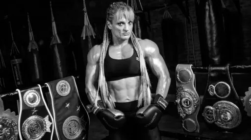 Бывшая чемпионка мира по боксу Оливерас скончалась в возрасте 47 лет