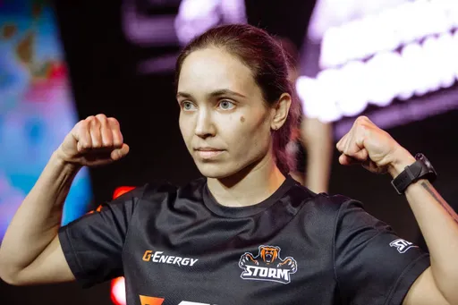 Островерхова победила Цховребову и стала чемпионкой Open FC в минимальном весе