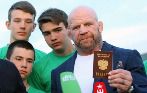 Монсон: хорошо, если причиной получения Джонсоном гражданства РФ является его любовь к России