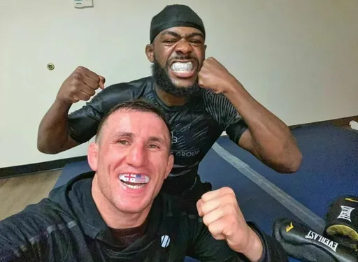 Двалишвили подрался со Стерлингом перед боем с Сехудо на UFC 298