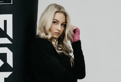 Виктория Дудакова – российская красавица из UFC, которая сменила плавание на MMA