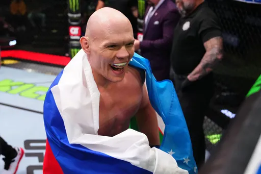 Гуськов вошел в топ-10 рейтинга UFC в полутяжелом весе