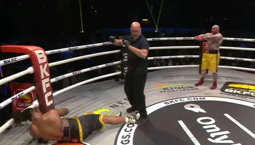 Экс-боец UFC Грег Харди проиграл нокаутом дебютный бой в Bare Knuckle FC