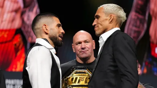 Главные звезды UFC 317 заработали более 17 млн долларов на двоих: Топурия и Оливейра получают очень много