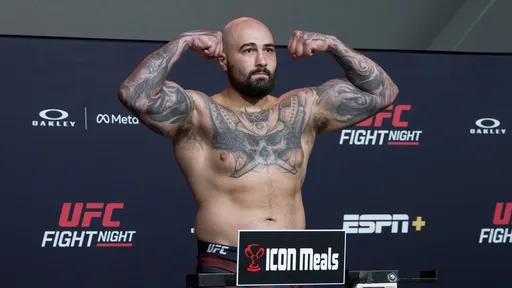 Шараф снялся с боя против Туивасы на турнире UFC Fight Night 275