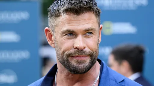 Звезда Marvel Хемсворт назвал любимых бойцов UFC