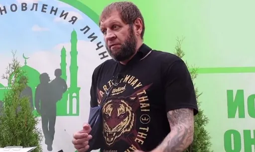 Сидельников: не верю, что Александр Емельяненко принял ислам, он православный человек