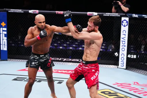 Дебют ученика Шлеменко в UFC не удался: Пуляев разгромно проиграл по очкам Данкану