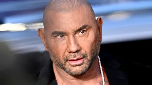 Известный рестлер Батиста заявил, что его любимым персонажем в Mortal Kombat является Лю Кан