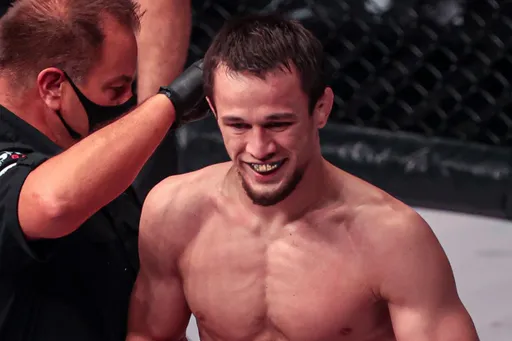 Гаджиев – о возможном переходе Нурмагомедова в UFC: PFL сделает все, чтобы удержать Усмана
