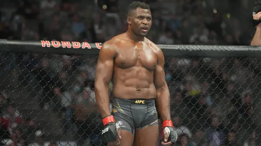 Суд в Камеруне считает, что экс-чемпион UFC Нганну не виноват в смерти 17-летней девушки