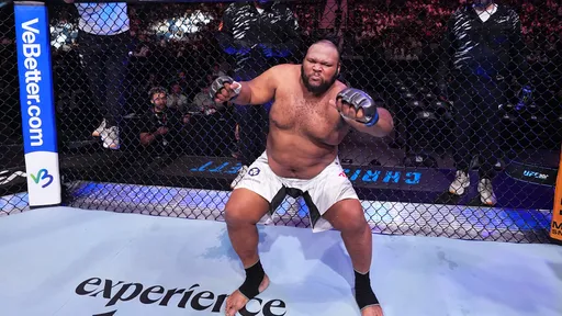 Тяжеловес Барнетт уволен из UFC