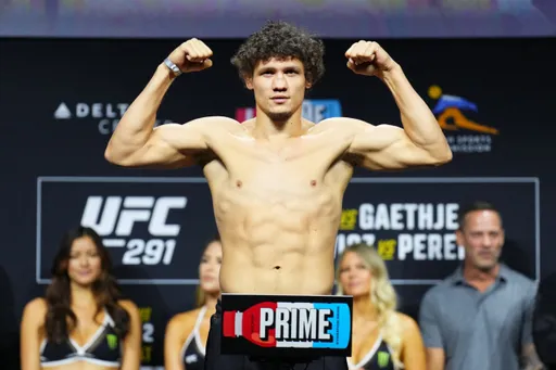 Россиянин Копылов проиграл бразильцу Косте в со-главном бою турнира UFC 318
