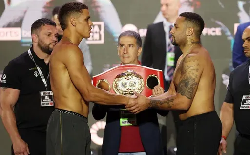 Ньика победил Зейтца и стал чемпионом IBF International в первом тяжелом весе