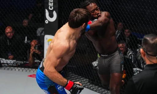 Умалатов нокаутировал Тейлора на PFL 3