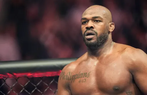 Чемпион UFC Джонс раскрыл тактику на бой с Миочичем