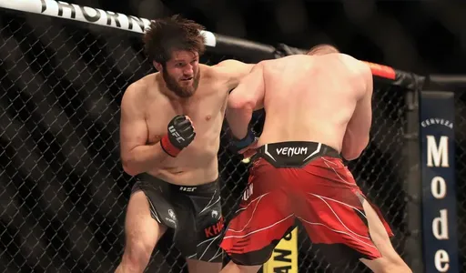 Хизриев: считаю себя лучшим средневесом в UFC