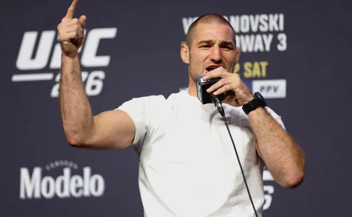 Бывший чемпион UFC Стрикленд: мне надоело видеть иностранные флаги в Америке