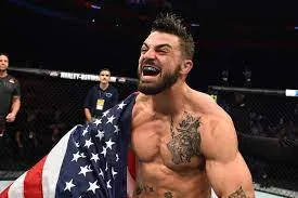 Перри победил Альвареса техническим нокаутом на BKFC 56 в Солт-Лейк-Сити