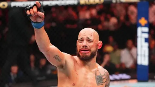 Сильва победил Митчелла сабмишном во втором раунде на турнире UFC 314