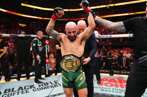 Волкановски – cнова чемпион, Крылов – в тяжелом нокауте: итоги UFC 314