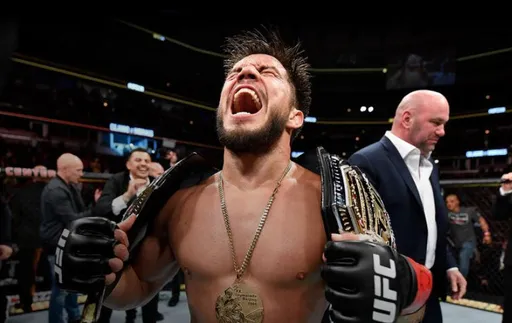 Сехудо отреагировал на решение Уайта не давать ему микрофон после боя на UFC 298