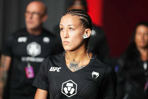 «Возможно, буду бездомной». Надежда Казахстана в UFC Агапова попала в ужасную ситуацию