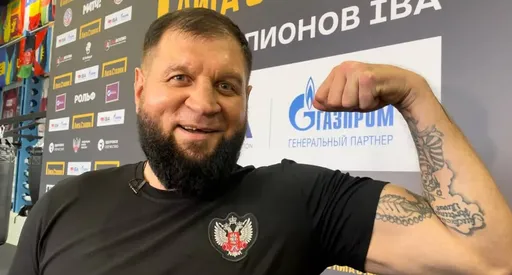 «Скоро будут новости и анонс». Александр Емельяненко объявил о подписании нового контракта