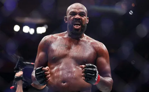 Джонс раскритиковал Аспиналла за быструю сдачу после травмы на UFC 321