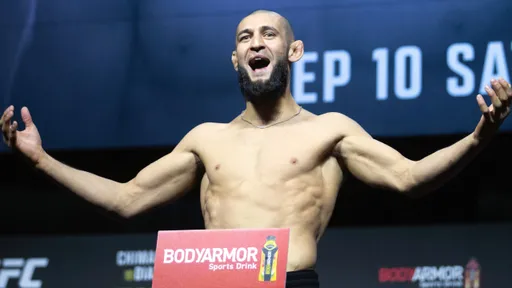 Дю Плесси считает, что Чимаев недостоин боя титул UFC в среднем весе