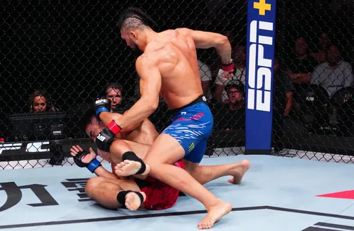 Уокер: мне отвели роль жертвы на турнире UFC в Китае, но я разрушил их планы