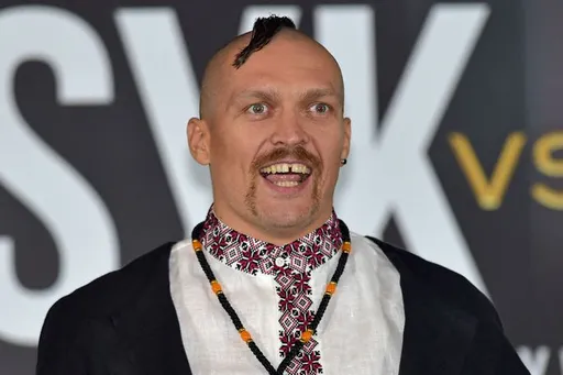 Усик может сыграть за «Полесье» в чемпионате Украины по футболу