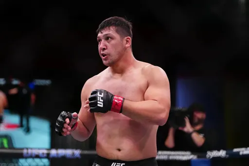 Нургожай нокаутировал Лопеса на турнире UFC Vegas 120