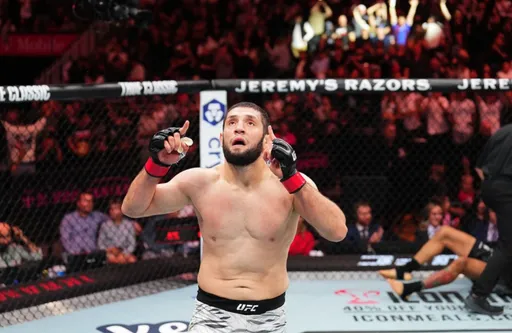 Алискеров попросил топового соперника после победы на турнире UFC в Баку