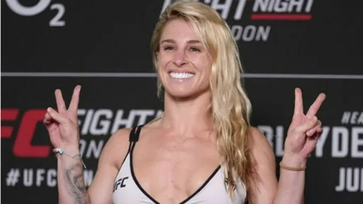 Боец UFC Голди показала фото в сексуальном нижнем белье
