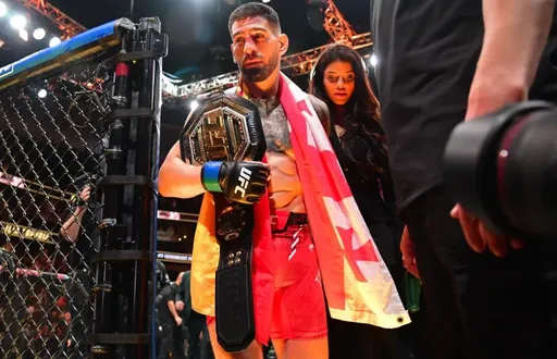 Махачев поздравил Топурию с завоеванием пояса UFC
