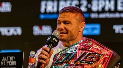 «Нажрется и проиграет бой». Малыхин объяснил, почему не отдает весь долг Двалишвили