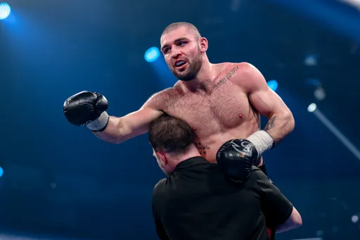 Бой Магомеда Курбанова против Мишеля Соро возглавит майский турнир RCC Boxing Promotions