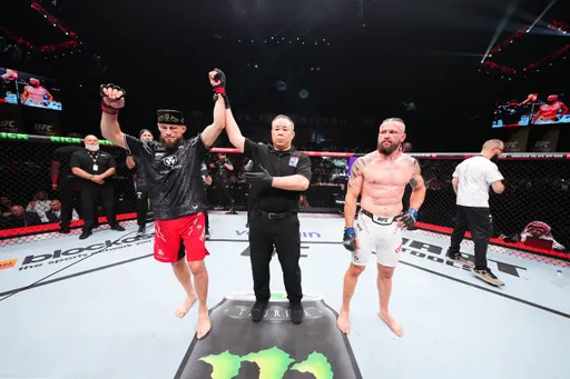 Россиянин Фахретдинов победил датчанина Далби на турнире UFC on ABC 6