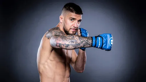 Чемпион Bellator из Украины Амосов рассказал, чему его научила СВО
