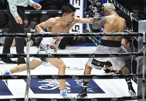 Накатани нокаутировал Сантьяго и стал чемпионом WBC в легчайшем весе