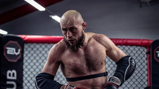 Тактаров: первые два боя в UFC Фахретдинов скромничал, а сейчас бы разорвал любого соперника на месте Ли