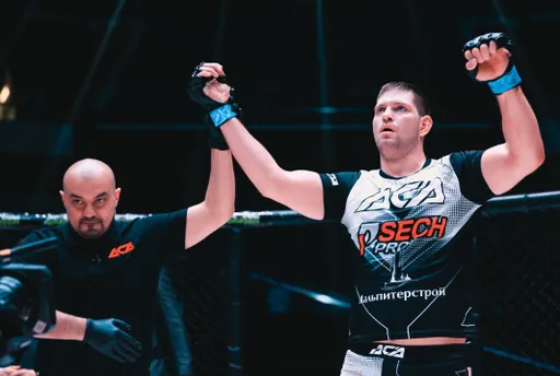 «Александру Емельяненко давно пора на пенсию». Корнилов – о Вахаеве, ACA, поп-MMA и Нганну