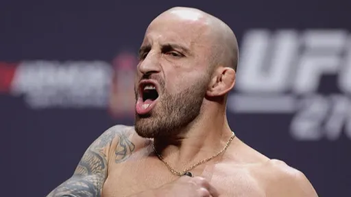 Волкановски готов стать соперником Махачева на турнире UFC в Абу-Даби вместо Оливейры